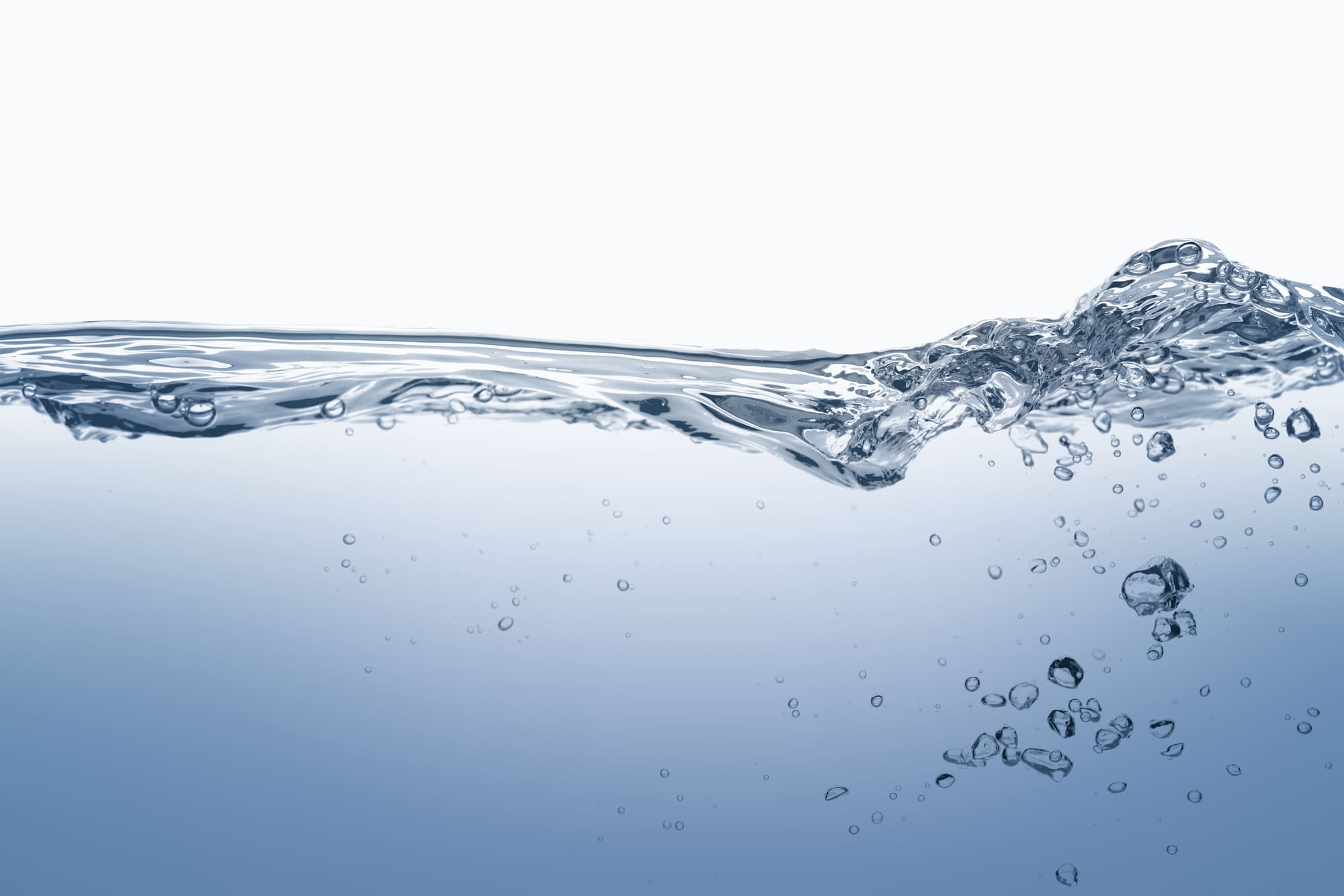fond-texture-eau-douce-liquide-transparent